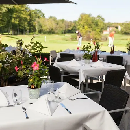 מלון Le Kempferhof Golf Et Chateau-hotel Plobsheim